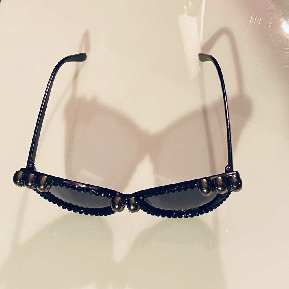 Cat eye black sunglasses with crystals and skulls - Picture 6 of 11